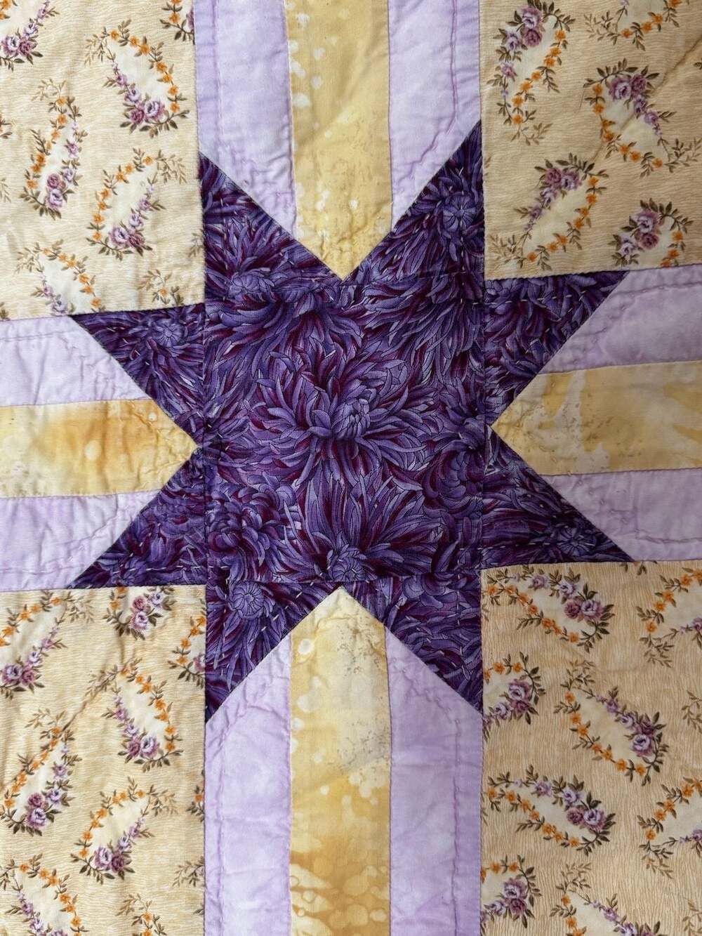 Vintage Hand-Quilted Pieced Star Quilt with Two Matching Shams - Picture 2 of 12